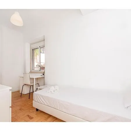 Houze Large 4 Bedroom Near Zoo Lisboa